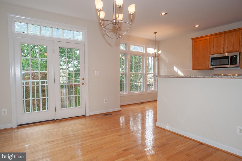 6677 Debra Lu Way Springfield, VA 22150 - Photo 10 of 29 Dining Room