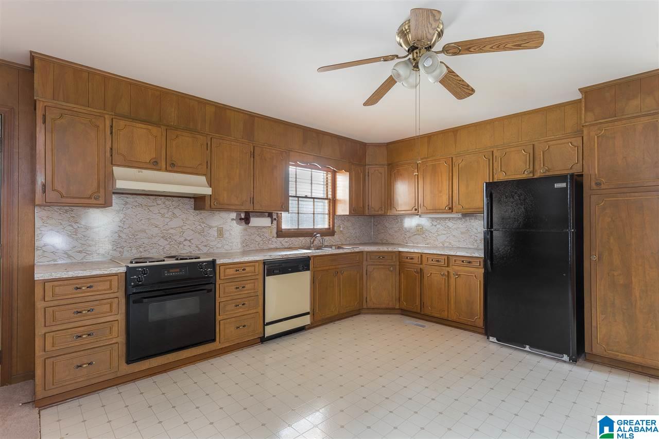 901 Magnolia Avenue Oneonta, AL 35121 - Photo 7 of 31
