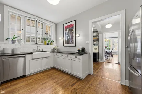 $495,000 | 2060 West Farwell Avenue, Unit 2, Chicago, IL 60645