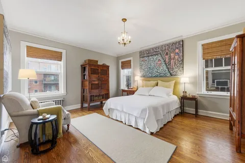 $495,000 | 2060 West Farwell Avenue, Unit 2, Chicago, IL 60645
