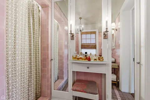 $495,000 | 2060 West Farwell Avenue, Unit 2, Chicago, IL 60645