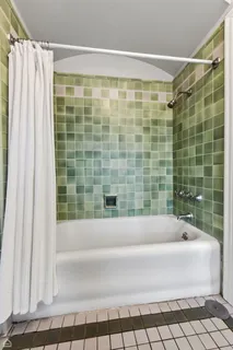 $495,000 | 2060 West Farwell Avenue, Unit 2, Chicago, IL 60645