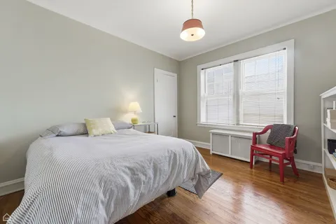 $495,000 | 2060 West Farwell Avenue, Unit 2, Chicago, IL 60645