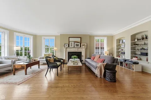 $495,000 | 2060 West Farwell Avenue, Unit 2, Chicago, IL 60645