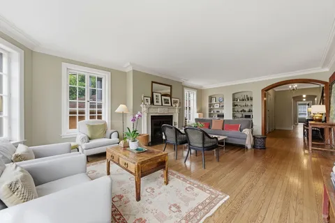 $495,000 | 2060 West Farwell Avenue, Unit 2, Chicago, IL 60645