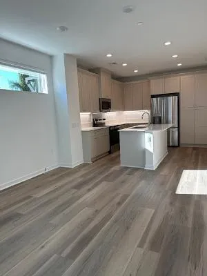 $3,075 | 9423 Sepulveda Boulevard, Unit 5, North Hills, CA 91343