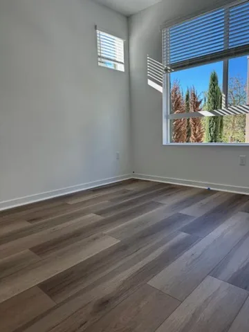 $3,075 | 9423 Sepulveda Boulevard, Unit 5, North Hills, CA 91343