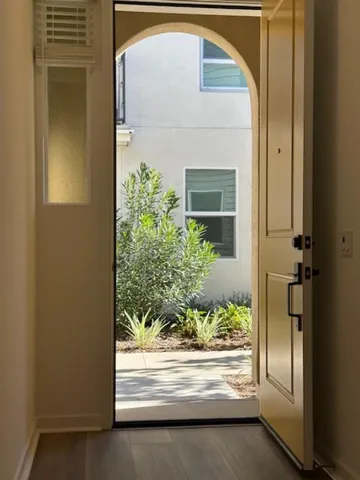 $3,075 | 9423 Sepulveda Boulevard, Unit 5, North Hills, CA 91343