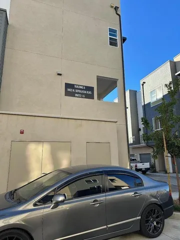 $3,075 | 9423 Sepulveda Boulevard, Unit 5, North Hills, CA 91343