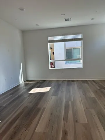 $3,075 | 9423 Sepulveda Boulevard, Unit 5, North Hills, CA 91343