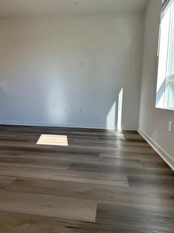 $3,075 | 9423 Sepulveda Boulevard, Unit 5, North Hills, CA 91343