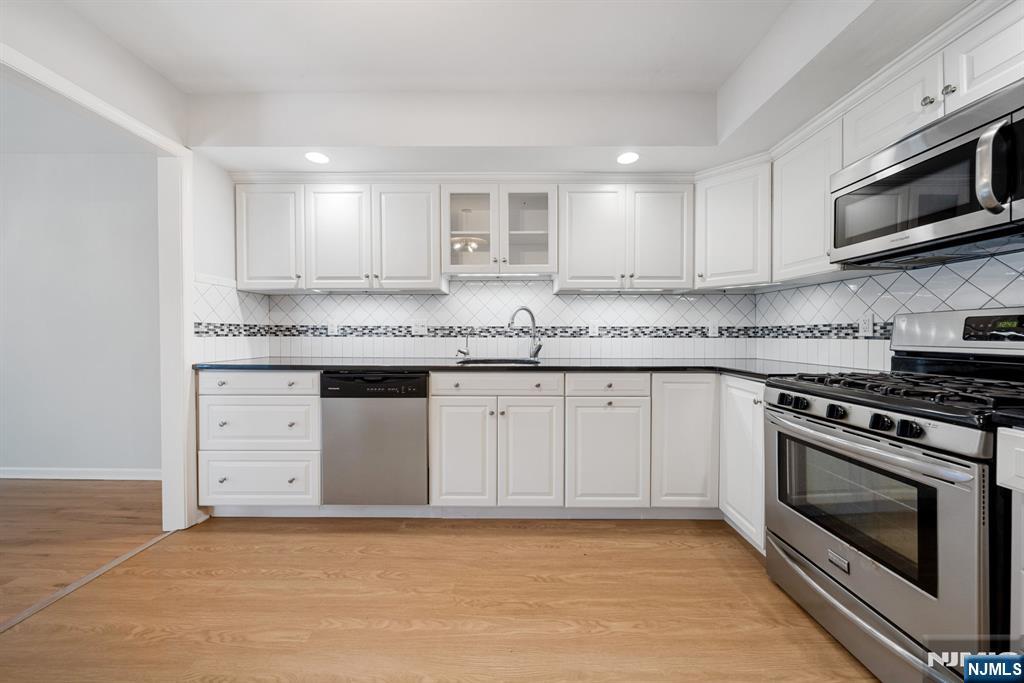 12 Sandburg Court Mahwah, NJ 07430 - Photo 12 of 33