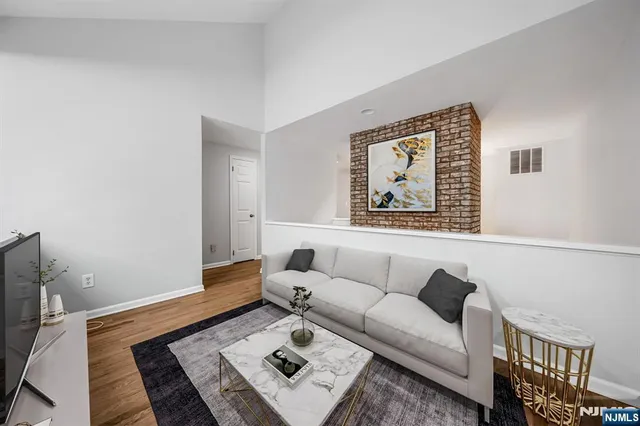 $5,000 | 12 Sandburg Court, Mahwah, NJ 07430