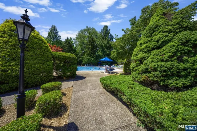 $5,000 | 12 Sandburg Court, Mahwah, NJ 07430