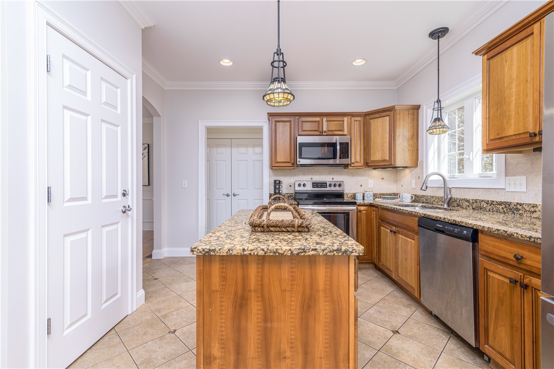 95 Juniper Road South Kingstown, RI 02879 - Photo 4 of 40 Kitchen
