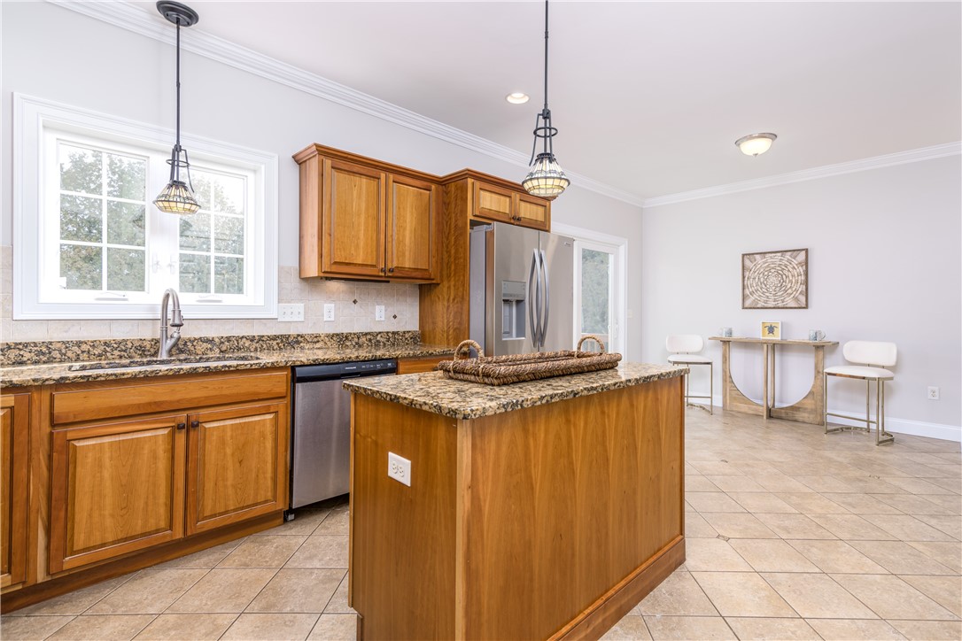 95 Juniper Road South Kingstown, RI 02879 - Photo 5 of 40 Kitchen