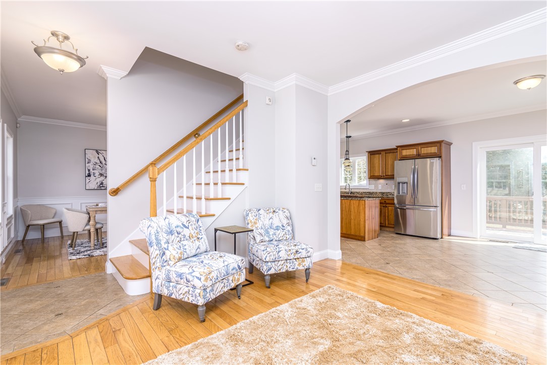 95 Juniper Road South Kingstown, RI 02879 - Photo 9 of 40 Living Room