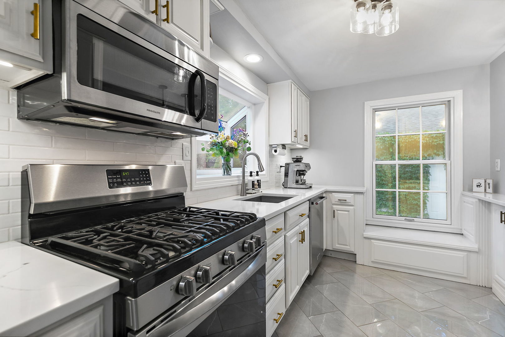 420 Gray Street St. Charles, IL 60174 - Photo 13 of 38