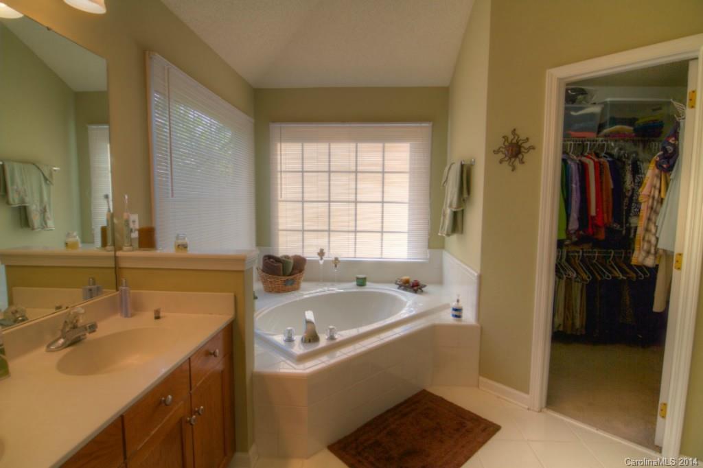 10702 Ridge Acres Road Charlotte, NC 28214 - Photo 19 of 24 Gallery Image 19