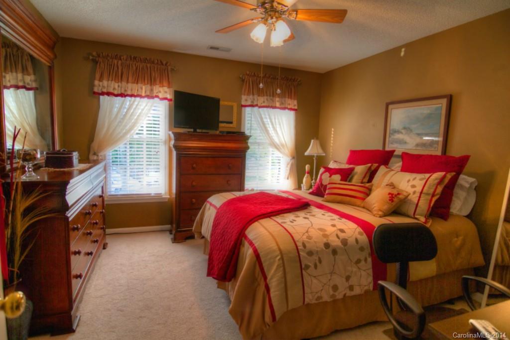 10702 Ridge Acres Road Charlotte, NC 28214 - Photo 21 of 24 Gallery Image 21
