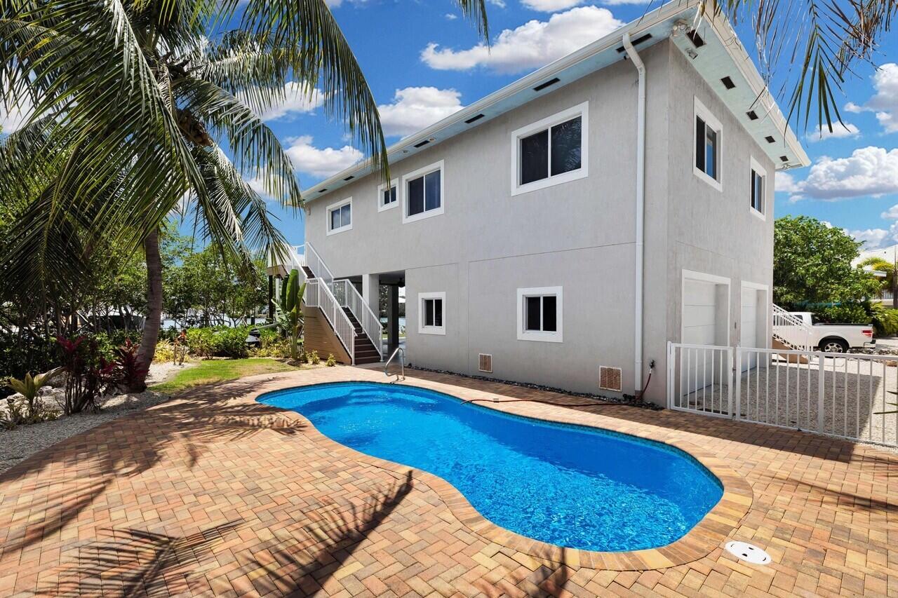 217 Bruce Court Marathon, FL 33050 - Photo 3 of 65 Pool View