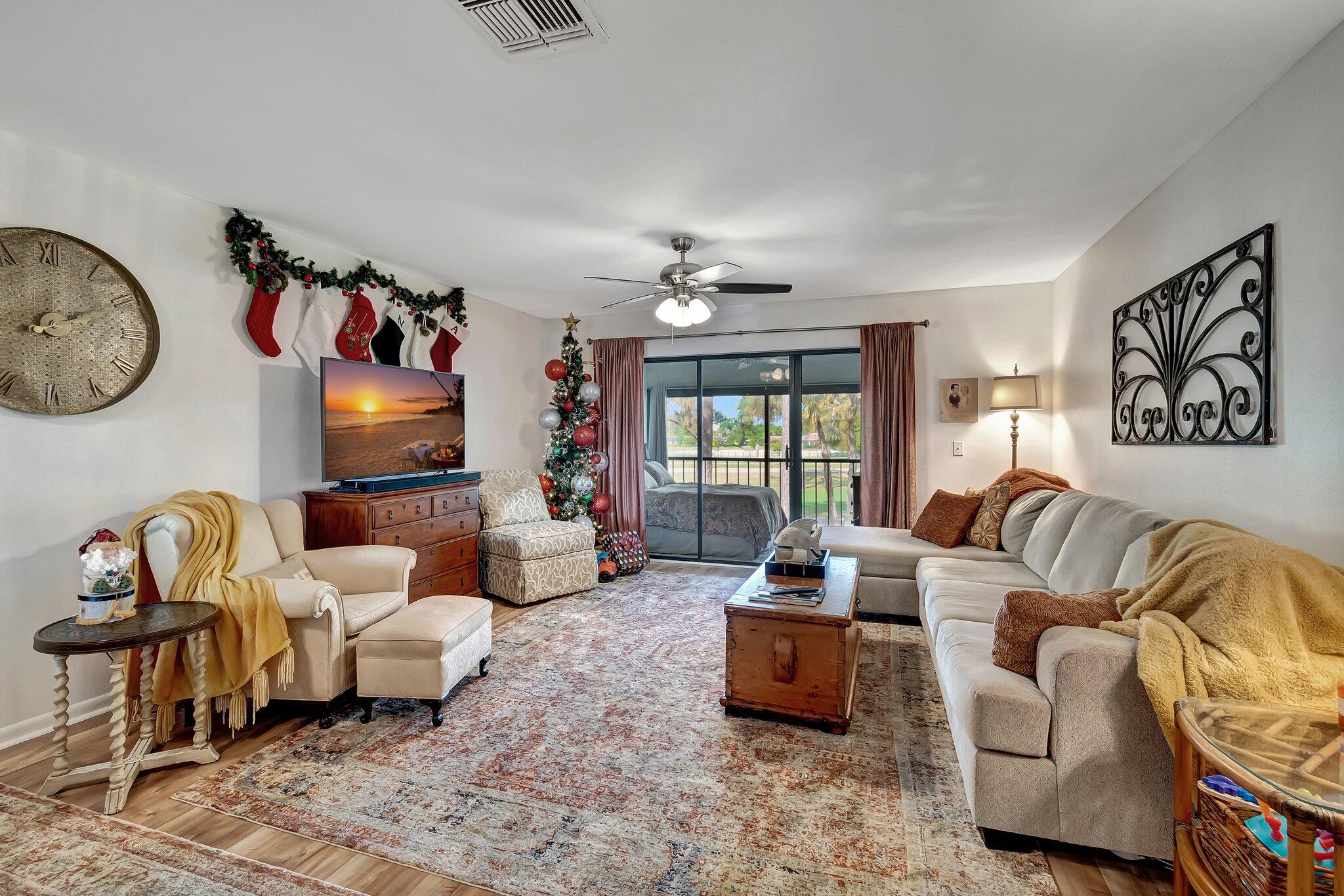 21856 Arriba Real, Unit 5F Boca Raton, FL 33433 - Photo 6 of 61 LIVINGROOM