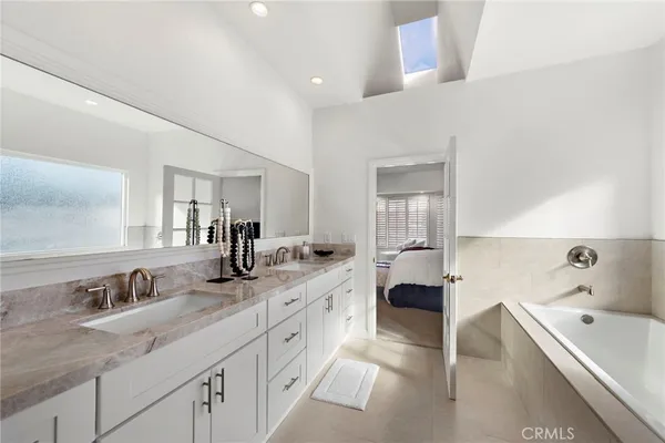 $12,500 | 322 Jasmine Avenue, Corona del Mar, CA 92625