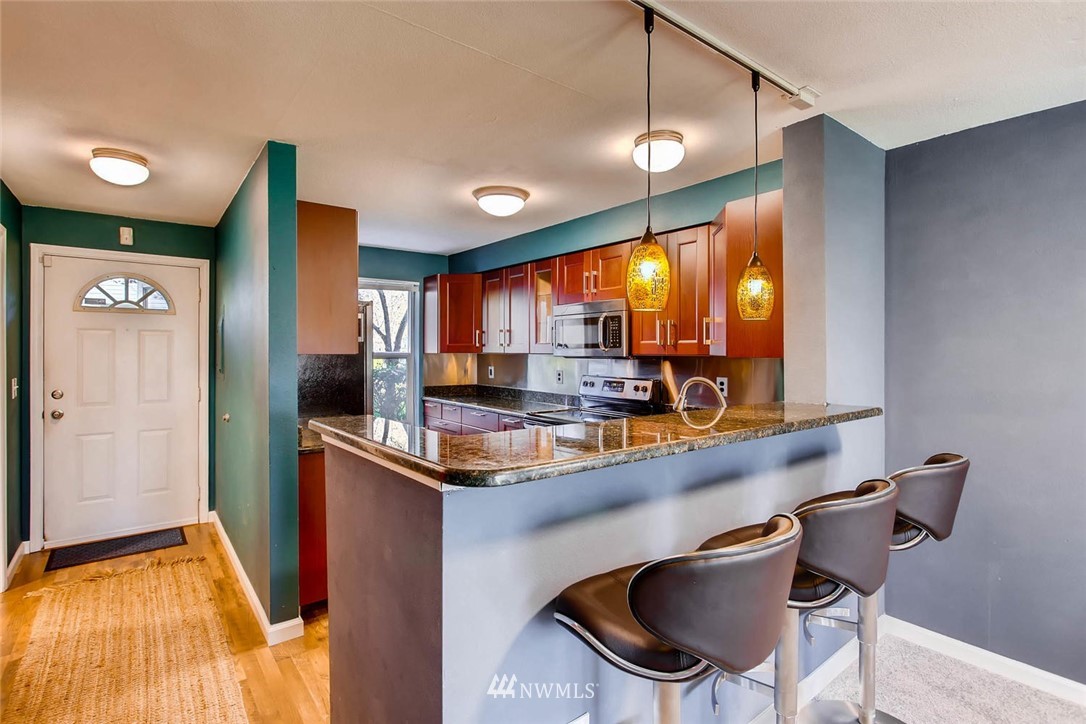 833 Southwest Sunset Boulevard, Unit K53 Renton, WA 98057 - Photo 4 of 18