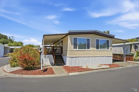 $193,900 | 34 Magnolia Drive, Calistoga, CA 94515