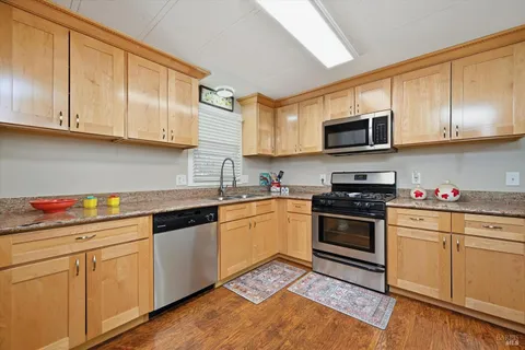 $193,900 | 34 Magnolia Drive, Calistoga, CA 94515