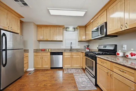 $193,900 | 34 Magnolia Drive, Calistoga, CA 94515