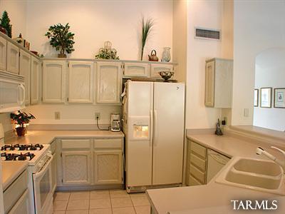 63648 East Edgeview Lane Tucson, AZ 85739 - Photo 9 of 25