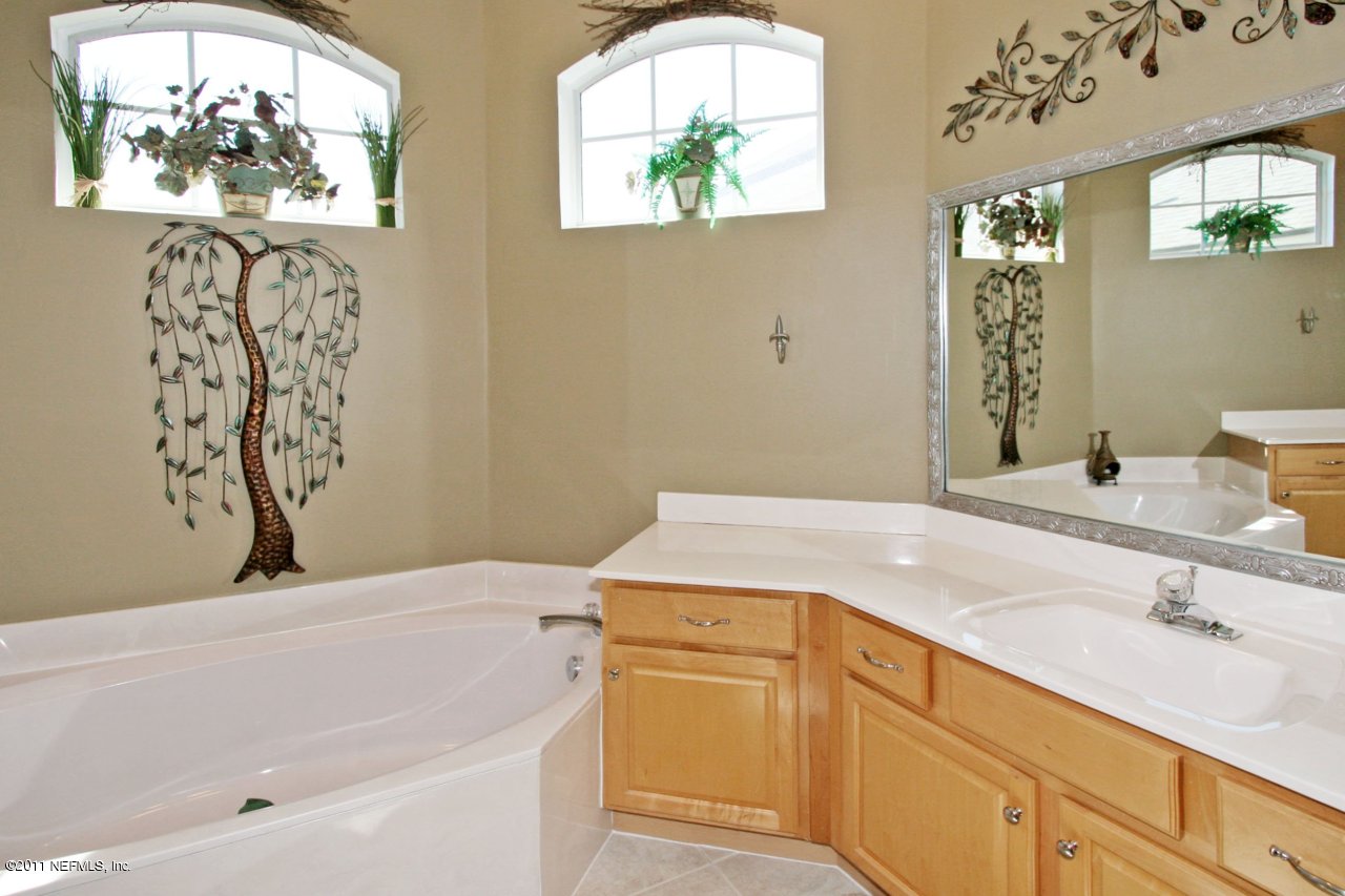 168 Edge Of Woods Road St. Augustine, FL 32092 - Photo 14 of 20 Master Bath2