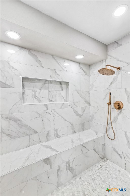 116 Newport Drive Victoria, TX 77904 - Photo 16 of 25 a bathroom with a shower