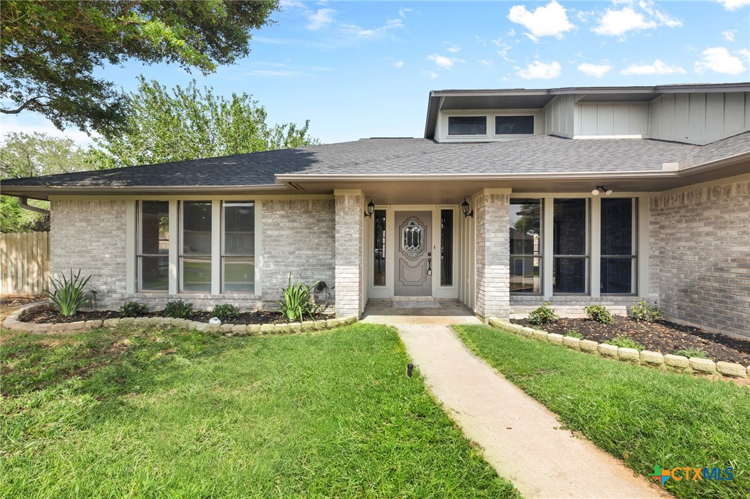 116 Newport Drive Victoria, TX 77904 - Photo 2 of 25 a front view of a house with a yard