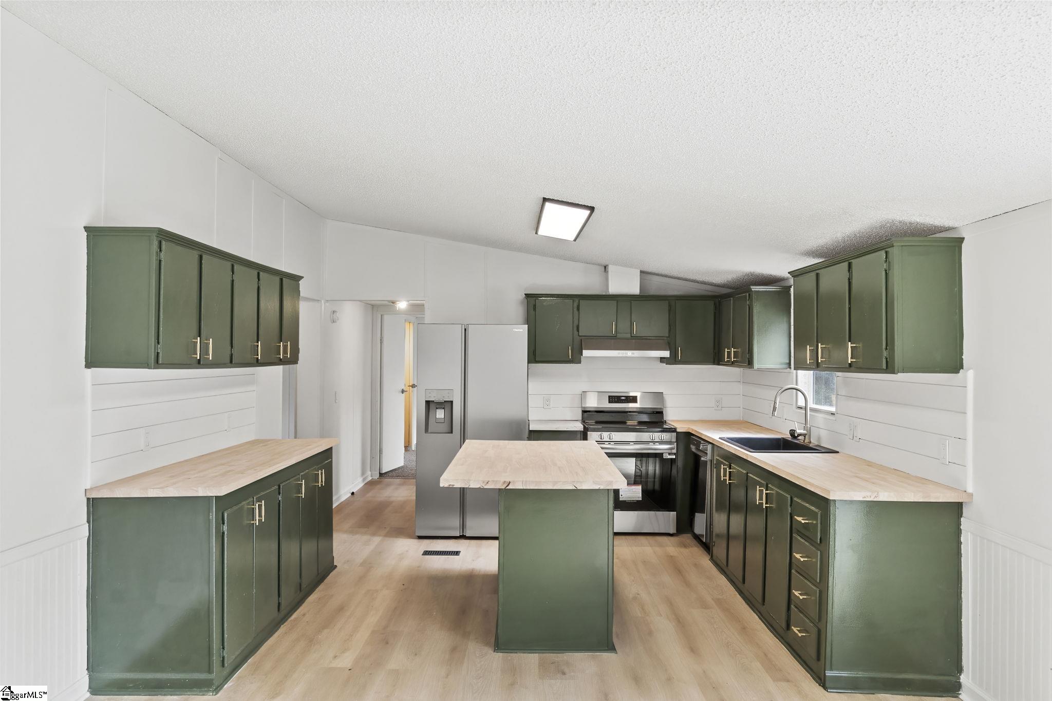 1639 Bonner Road Gaffney, SC 29341 - Photo 2 of 25