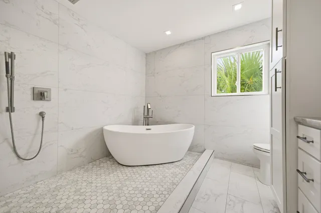 $997,000 | 417 Cobia Avenue, Fort Walton Beach, FL 32548