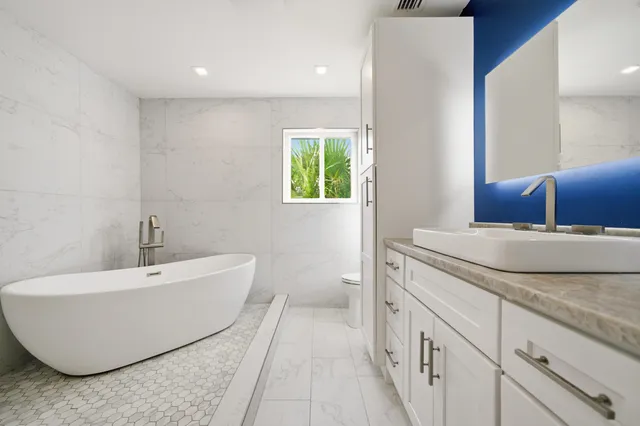 $997,000 | 417 Cobia Avenue, Fort Walton Beach, FL 32548