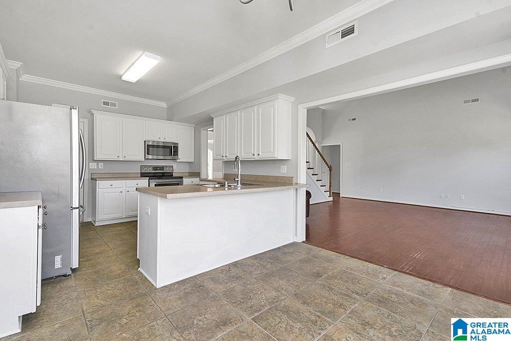 205 Lake Forest Way Alabaster, AL 35114 - Photo 10 of 29