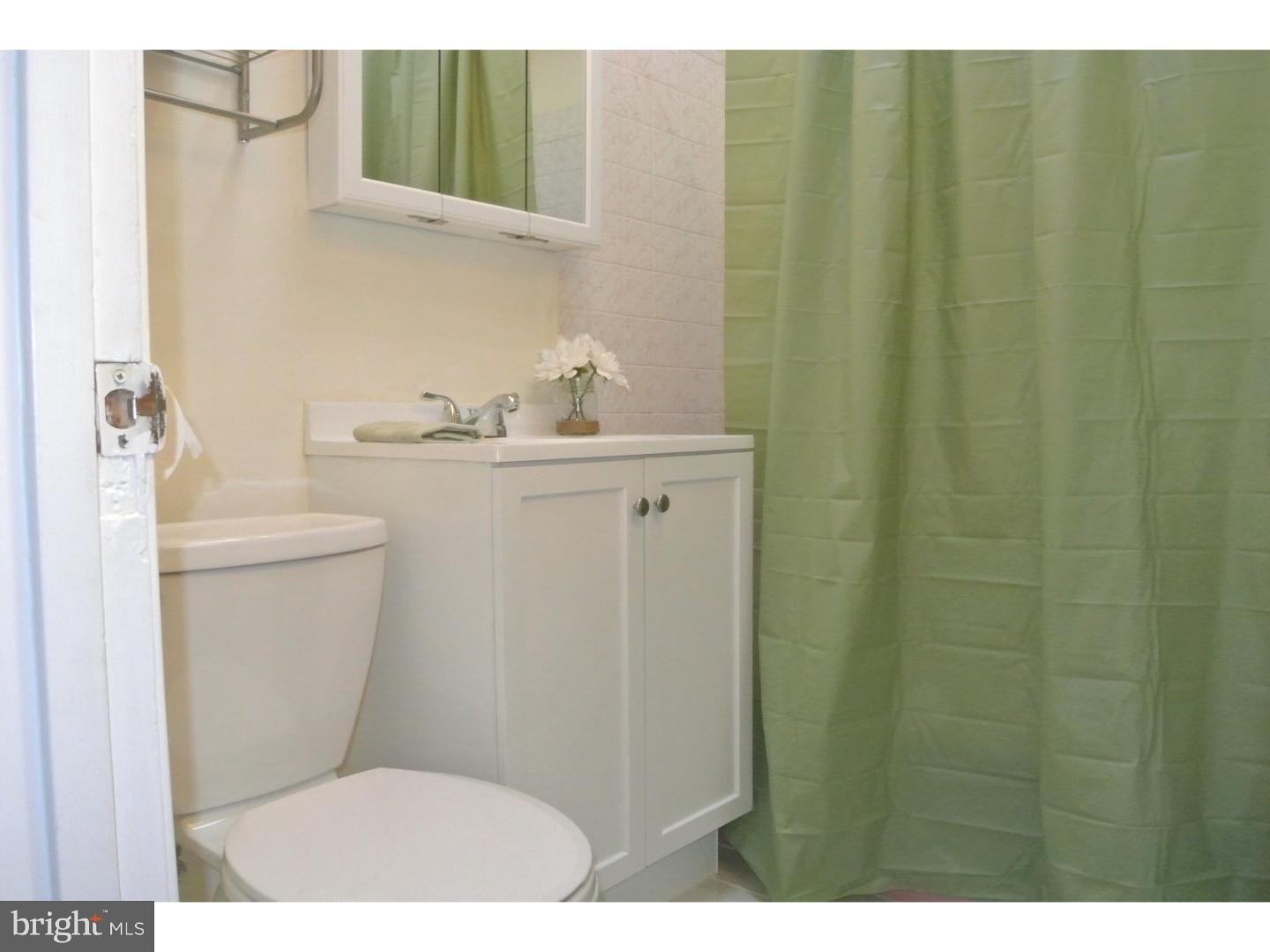 3425 Decatur Street Philadelphia, PA 19136 - Photo 14 of 25 Bathroom