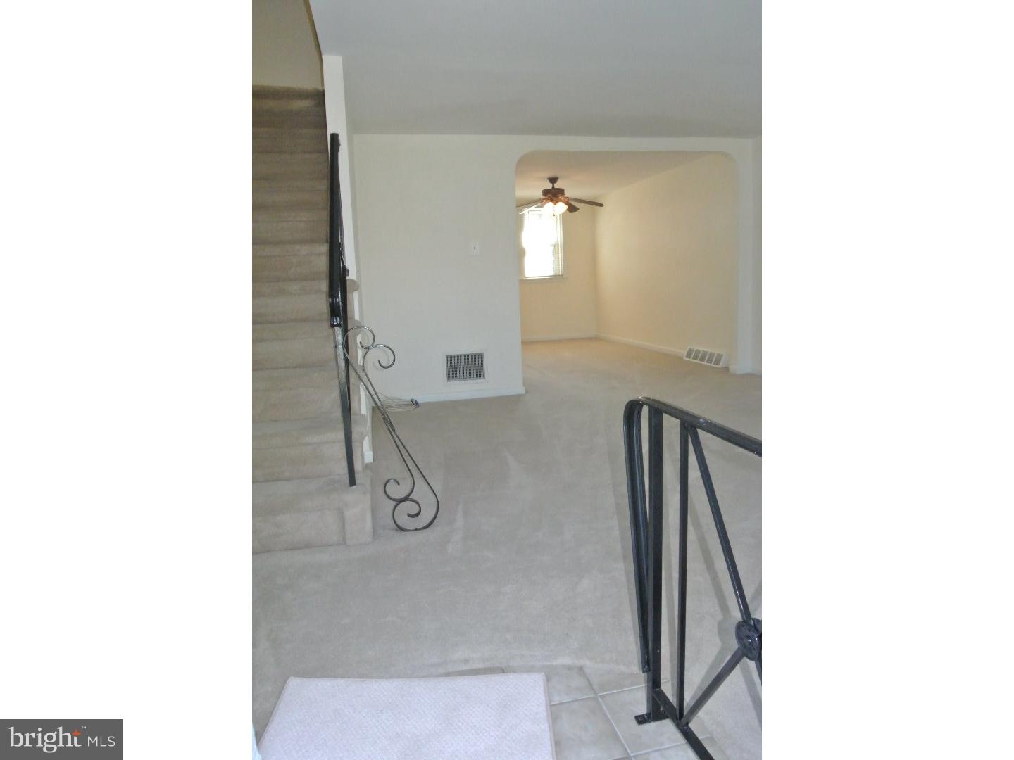 3425 Decatur Street Philadelphia, PA 19136 - Photo 3 of 25 Living Room