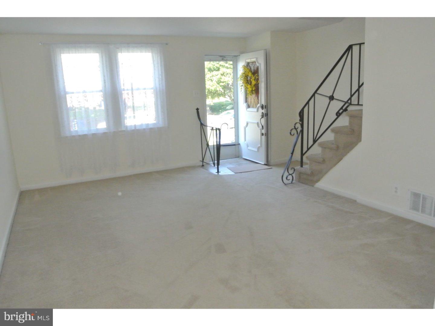 3425 Decatur Street Philadelphia, PA 19136 - Photo 4 of 25 Living Room