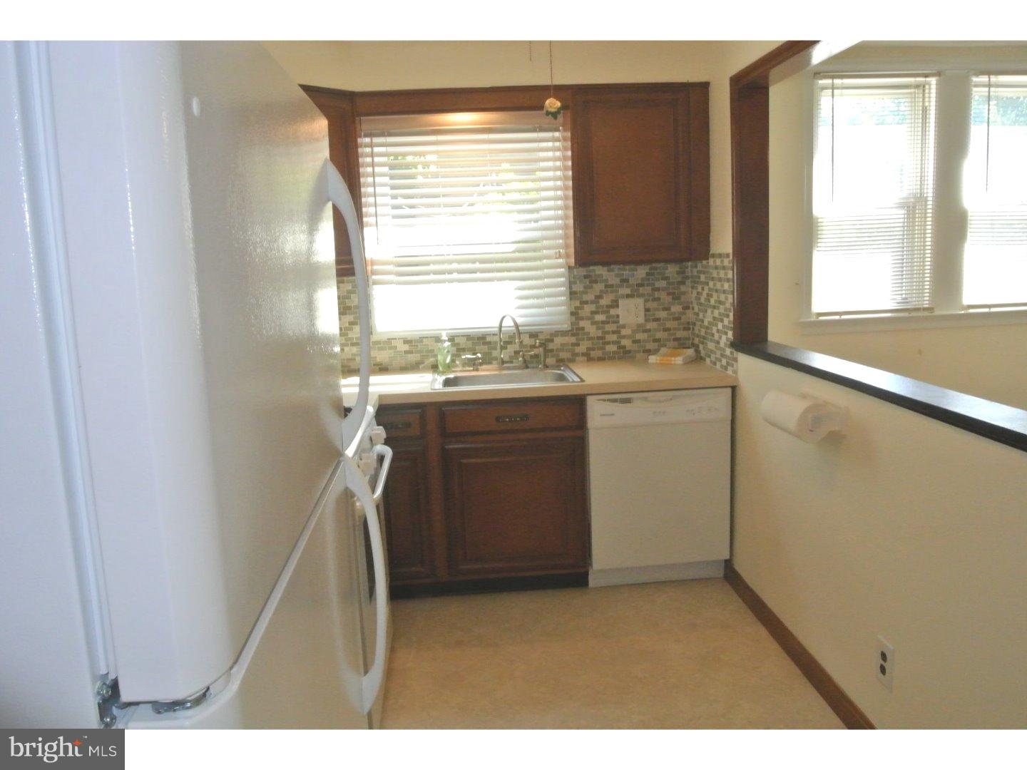 3425 Decatur Street Philadelphia, PA 19136 - Photo 9 of 25 Kitchen