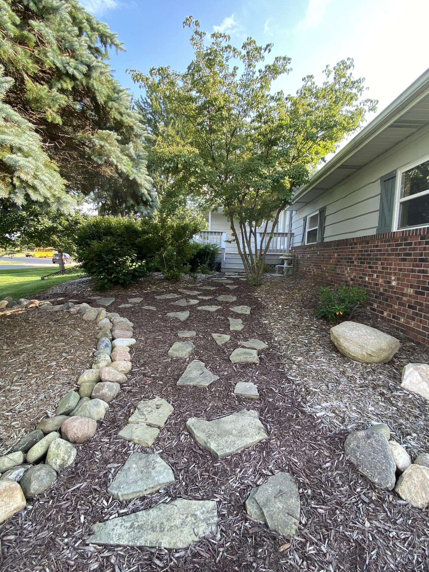 4570 Knowles Road North Adams, MI 49262 - Photo 3 of 31 front landscape