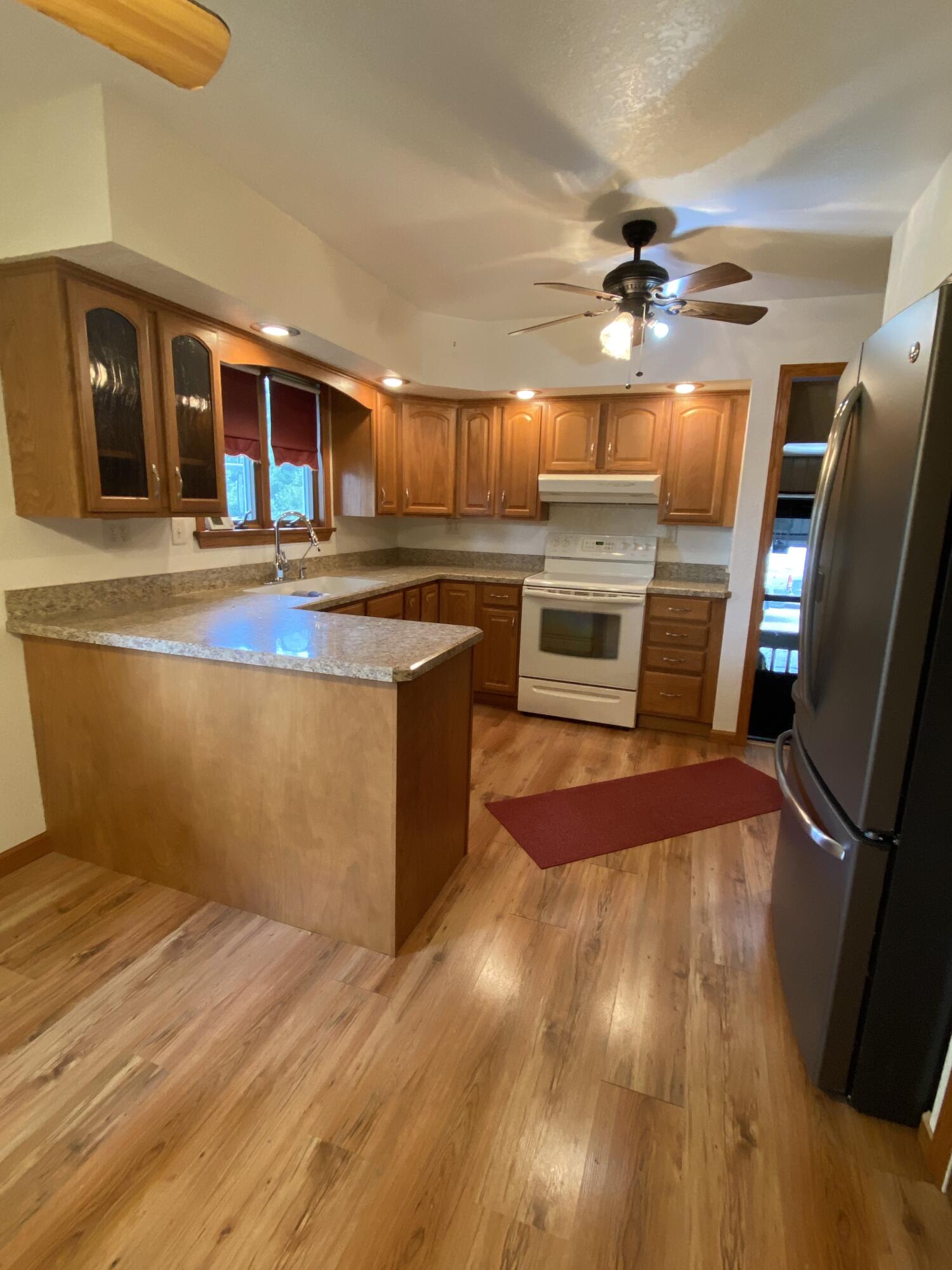 4570 Knowles Road North Adams, MI 49262 - Photo 7 of 31 Kitchen 1