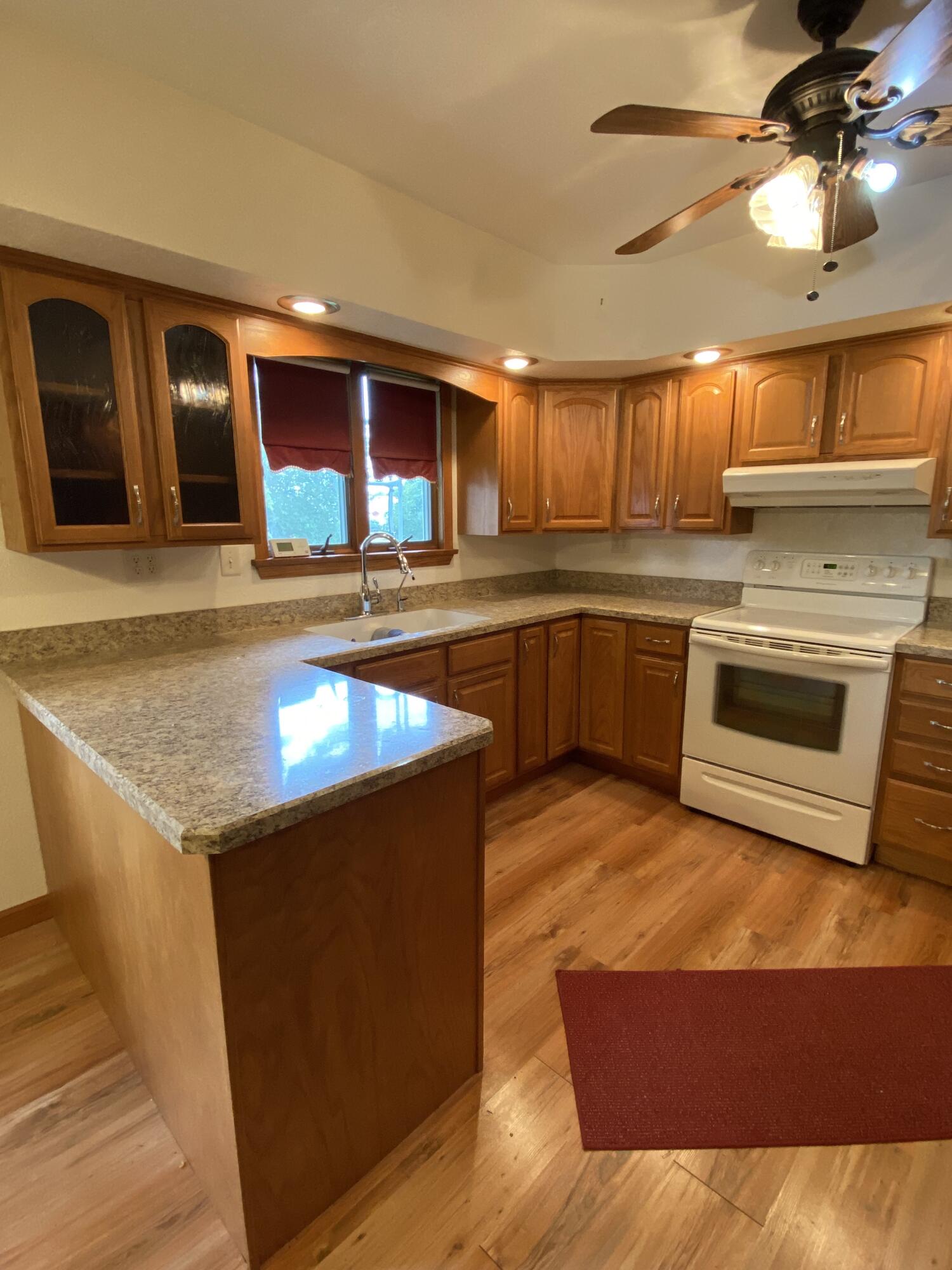 4570 Knowles Road North Adams, MI 49262 - Photo 8 of 31 Kitchen 3