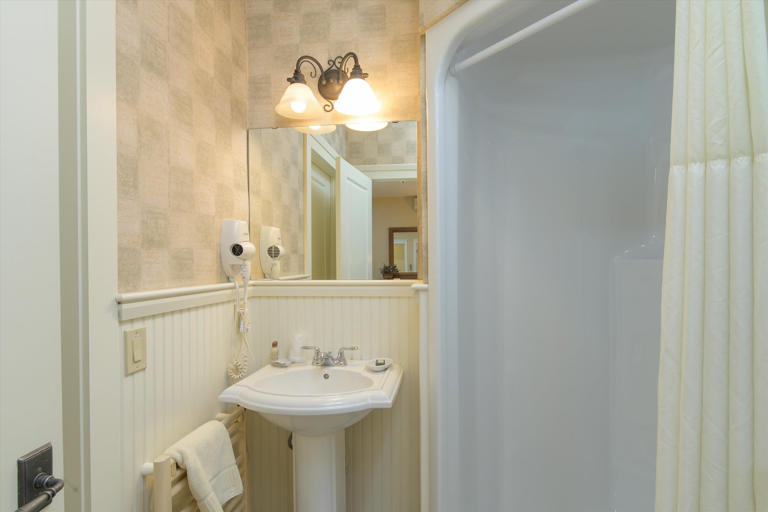 44 Freeman Road, Unit B2 Cavendish, VT 05153 - Photo 15 of 46