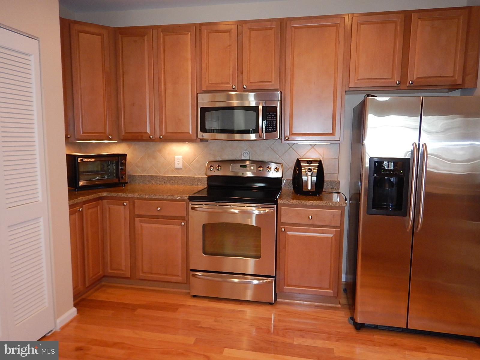 633 Wallingford Road, Unit 201 Bel Air, MD 21014 - Photo 17 of 38 Granite counters