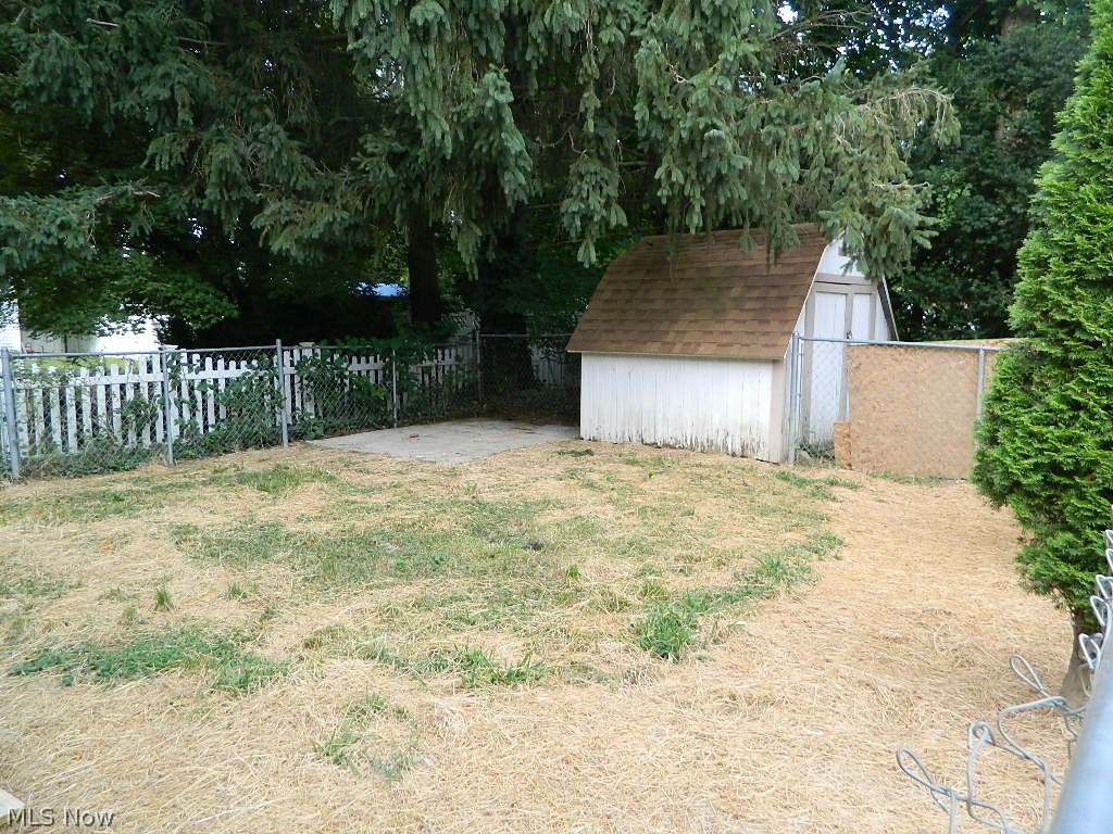 1521 Hubbard Road Madison, OH 44057 - Photo 20 of 35