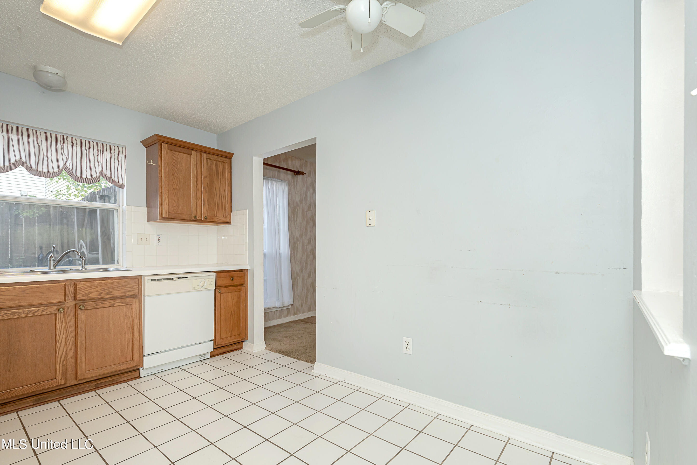 3621 Reeves Lane Ocean Springs, MS 39564 - Photo 15 of 51 IMG_2723